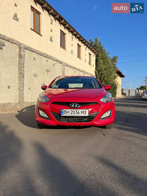 Универсал Hyundai i30 2013 в Одессе
