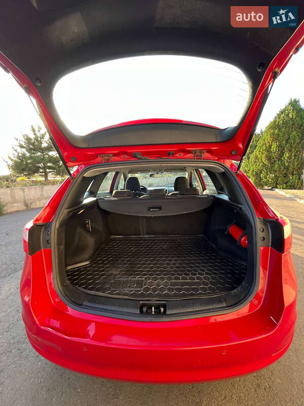 Универсал Hyundai i30 2013 в Одессе