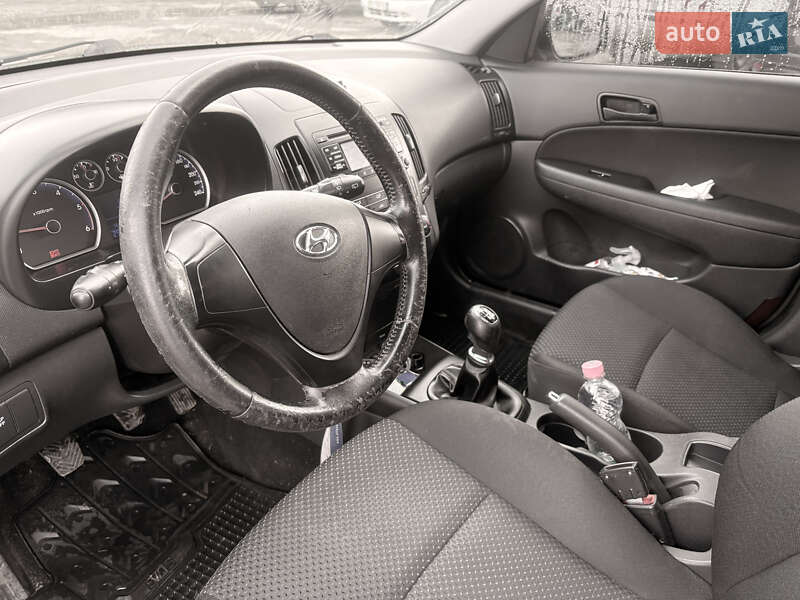 Хэтчбек Hyundai i30 2010 в Ивано-Франковске фото 12 Хэтчбек Hyundai i30 2010 в Ивано-Франковске