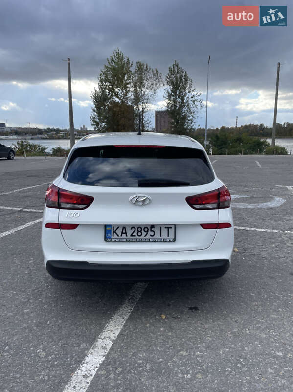 Универсал Hyundai i30 2020 в Киеве фото 4 Универсал Hyundai i30 2020 в Киеве