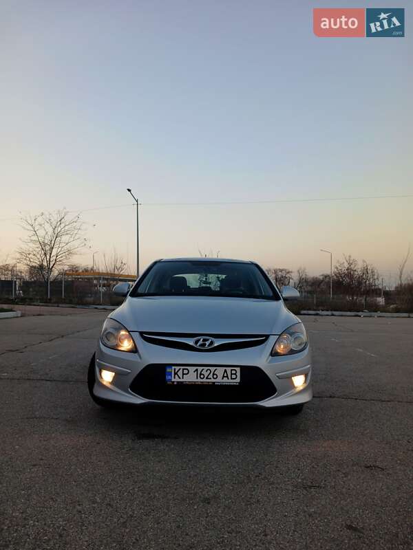 Хэтчбек Hyundai i30 2011 в Запорожье