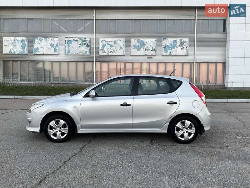 Хэтчбек Hyundai i30 2011 в Запорожье