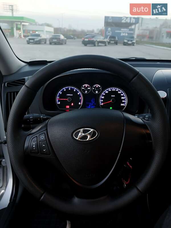 Хэтчбек Hyundai i30 2011 в Запорожье