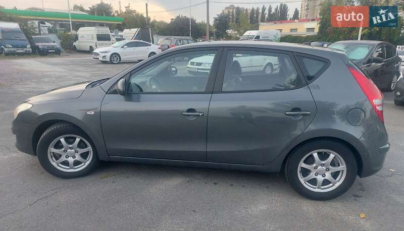 Хэтчбек Hyundai i30 2007 в Киеве