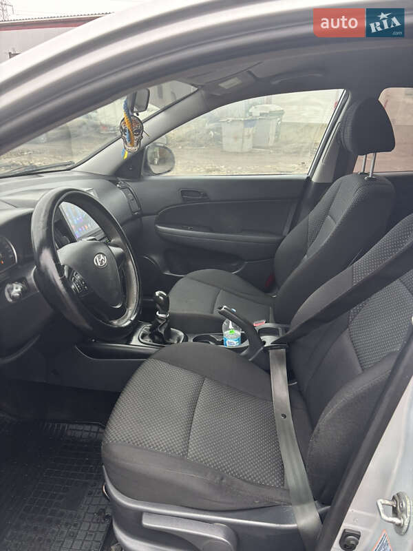 Хетчбек Hyundai i30 2011 в Сумах