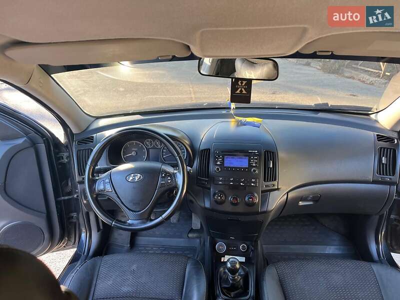 Хетчбек Hyundai i30 2010 в Кривому Розі