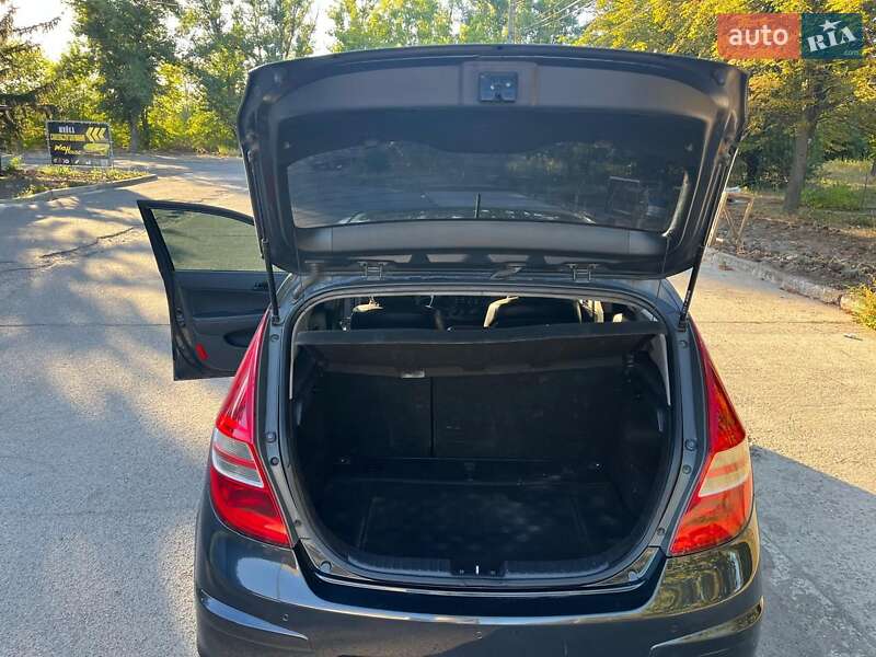 Хетчбек Hyundai i30 2010 в Кривому Розі