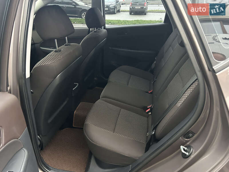 Хэтчбек Hyundai i30 2012 в Черкассах