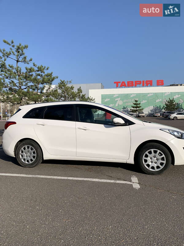 Универсал Hyundai i30 2014 в Николаеве