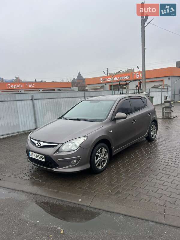 Хэтчбек Hyundai i30 2011 в Белогородке фото 3 Хэтчбек Hyundai i30 2011 в Белогородке