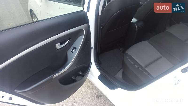 Универсал Hyundai i30 2014 в Броварах