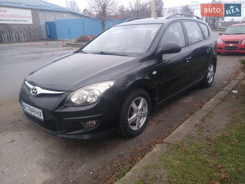 Универсал Hyundai i30 2010 в Луцке