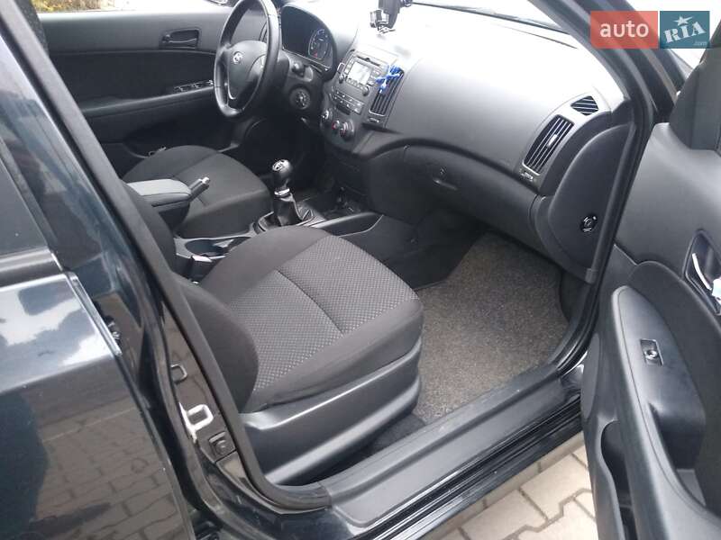 Универсал Hyundai i30 2010 в Луцке
