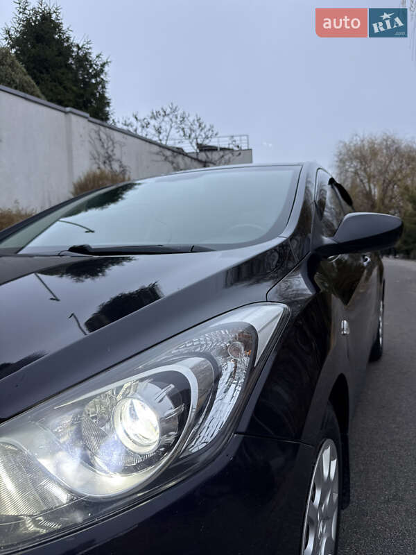 Хэтчбек Hyundai i30 2013 в Днепре