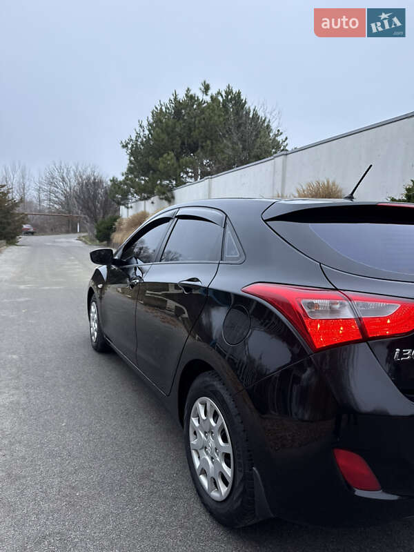 Хэтчбек Hyundai i30 2013 в Днепре