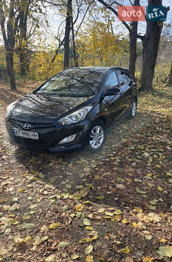 Универсал Hyundai i30 2015 в Надворной