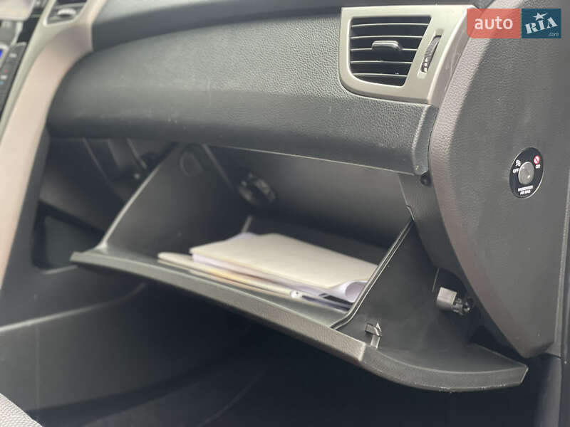 Універсал Hyundai i30 2014 в Стрию фото 89 Універсал Hyundai i30 2014 в Стрию