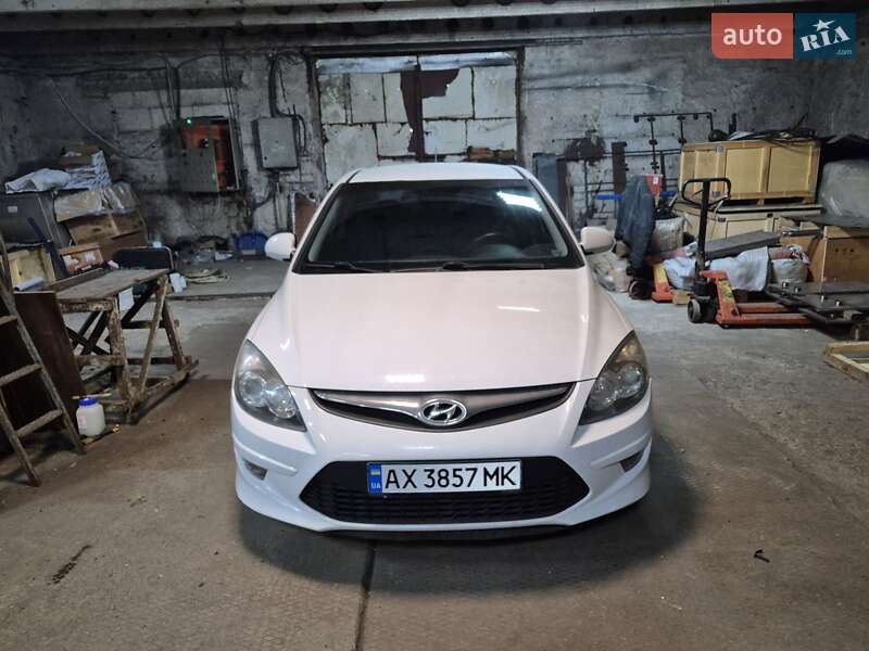 Хетчбек Hyundai i30 2010 в Харкові