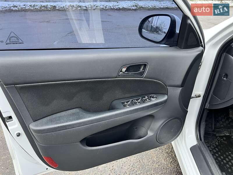 Хэтчбек Hyundai i30 2010 в Харькове фото 24 Хэтчбек Hyundai i30 2010 в Харькове