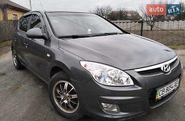 Хэтчбек Hyundai i30 2008 в Чернигове