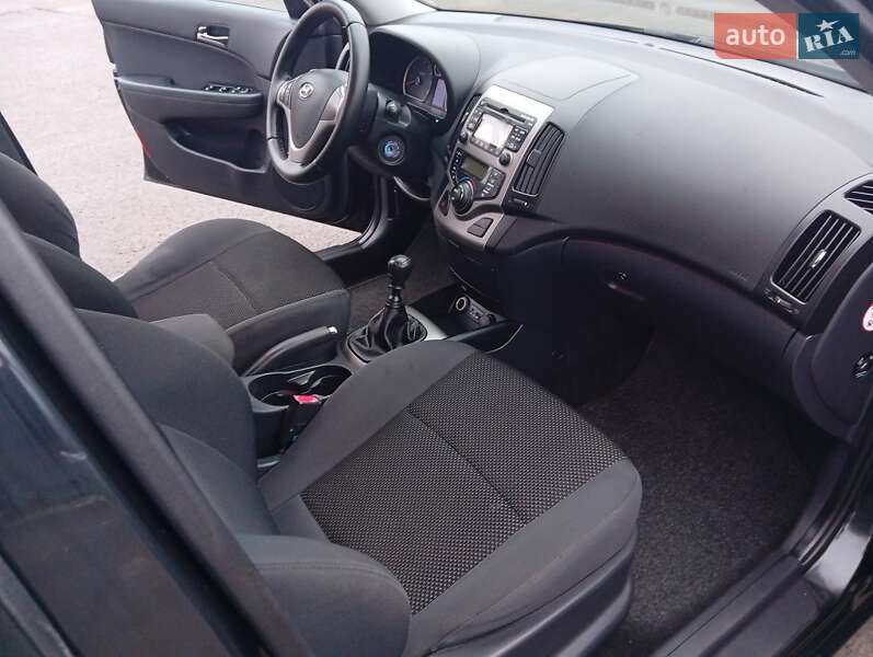 Універсал Hyundai i30 2009 в Полтаві