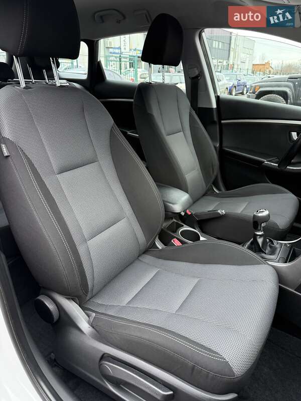 Універсал Hyundai i30 2015 в Сумах