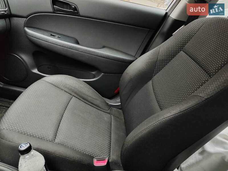 Хэтчбек Hyundai i30 2011 в Киеве