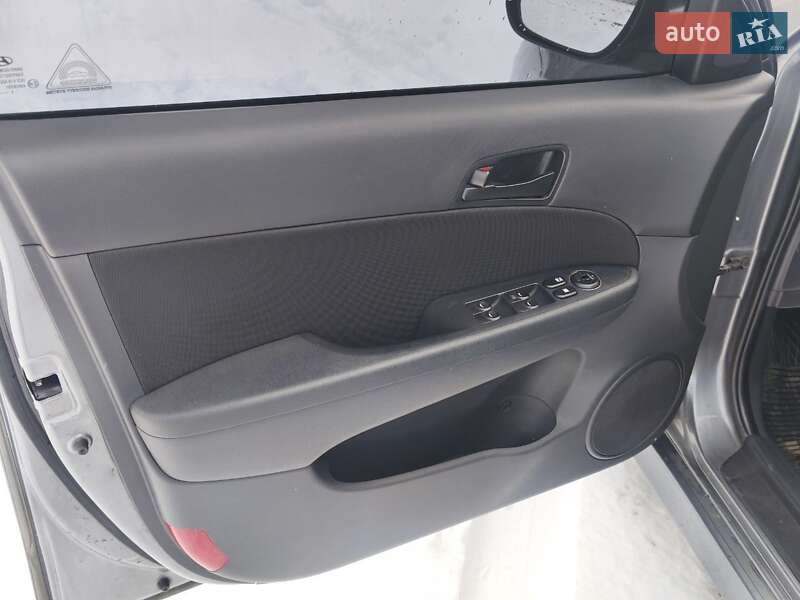 Універсал Hyundai i30 2011 в Жовтих Водах