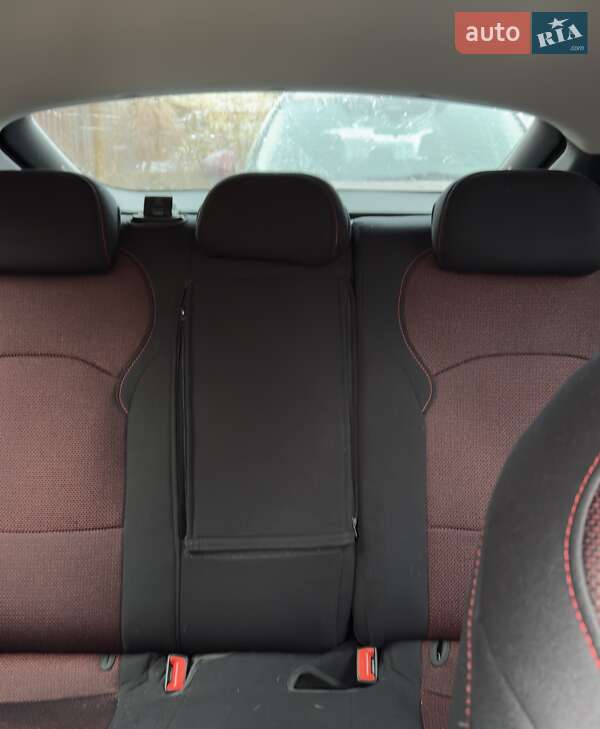 Фастбэк Hyundai i30 2019 в Тараще