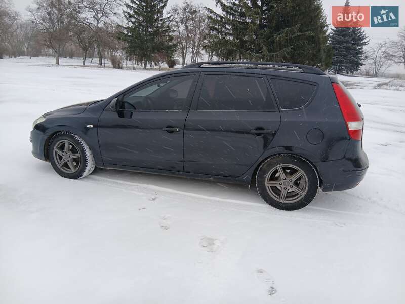 Универсал Hyundai i30 2009 в Чугуеве фото 3 Универсал Hyundai i30 2009 в Чугуеве