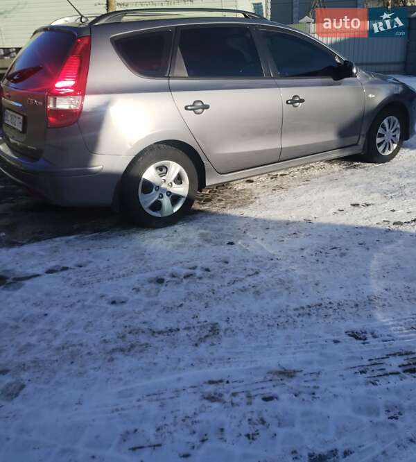 Хэтчбек Hyundai i30 2011 в Самборе