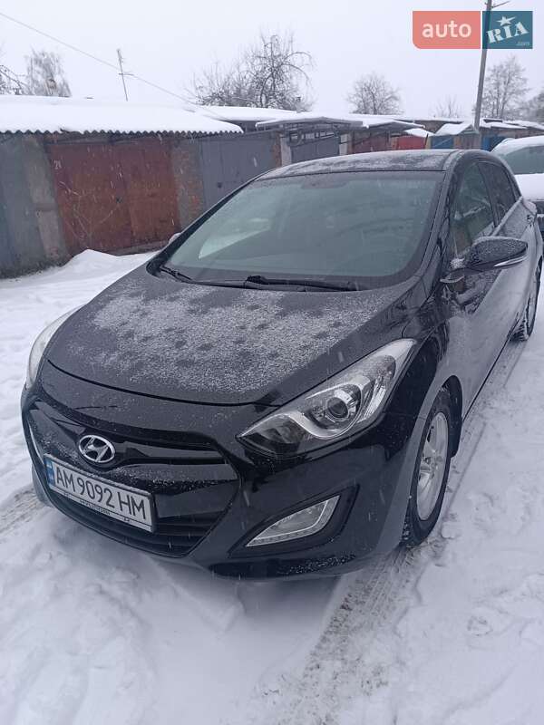 Хэтчбек Hyundai i30 2012 в Коростене