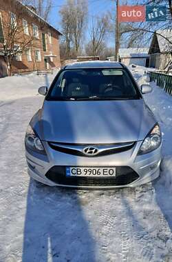 Хэтчбек Hyundai i30 2011 в Чернигове
