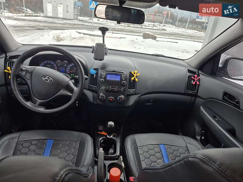 Хэтчбек Hyundai i30 2011 в Мукачево