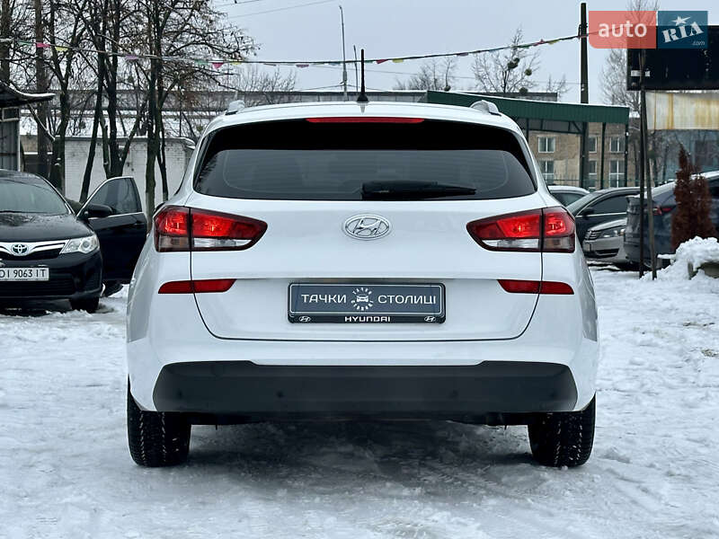 Универсал Hyundai i30 2017 в Киеве фото 3 Универсал Hyundai i30 2017 в Киеве
