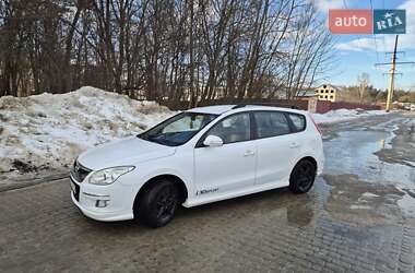 Універсал Hyundai i30 2008 в Новояворівську
