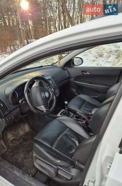 Универсал Hyundai i30 2008 в Новояворовске