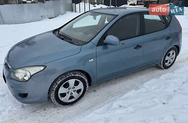 Хэтчбек Hyundai i30 2010 в Луцке