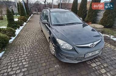 Универсал Hyundai i30 2011 в Мостиске