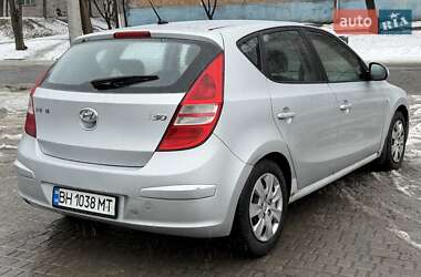 Хэтчбек Hyundai i30 2007 в Каменском