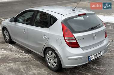 Хэтчбек Hyundai i30 2007 в Каменском