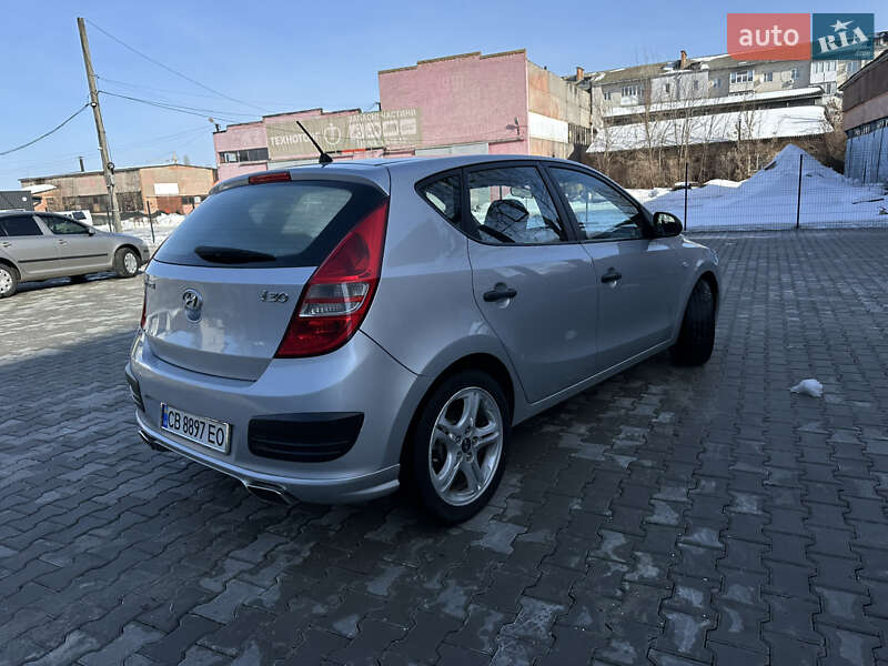 Хэтчбек Hyundai i30 2009 в Нежине