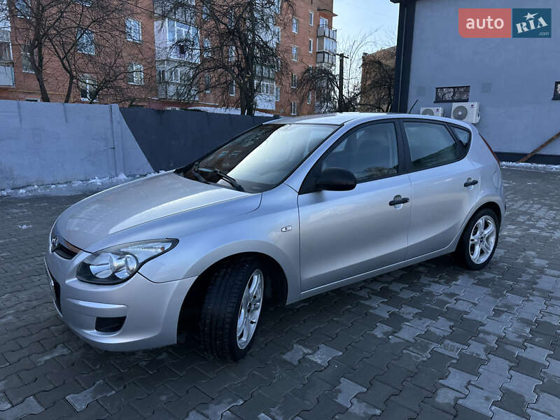 Хэтчбек Hyundai i30 2009 в Нежине