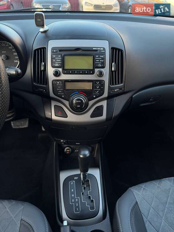 Хэтчбек Hyundai i30 2010 в Львове