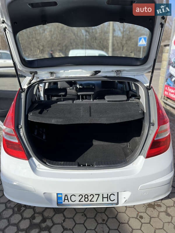 Хэтчбек Hyundai i30 2007 в Луцке