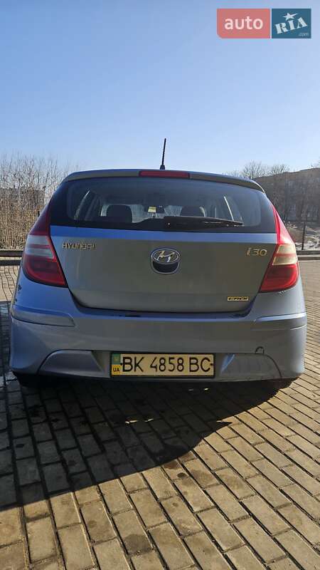 Хэтчбек Hyundai i30 2011 в Ровно