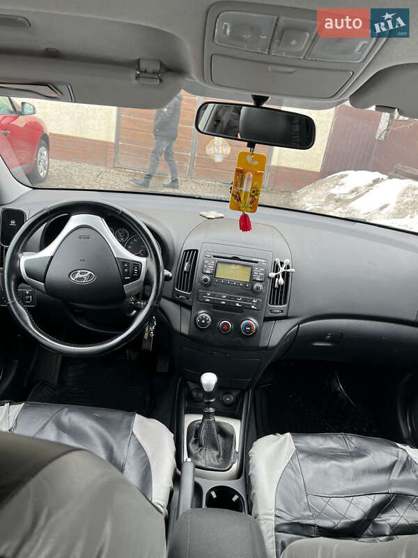 Универсал Hyundai i30 2008 в Крыжополе