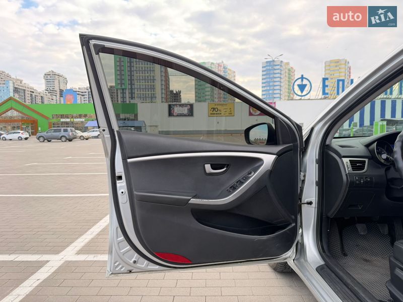 Хэтчбек Hyundai i30 2013 в Одессе