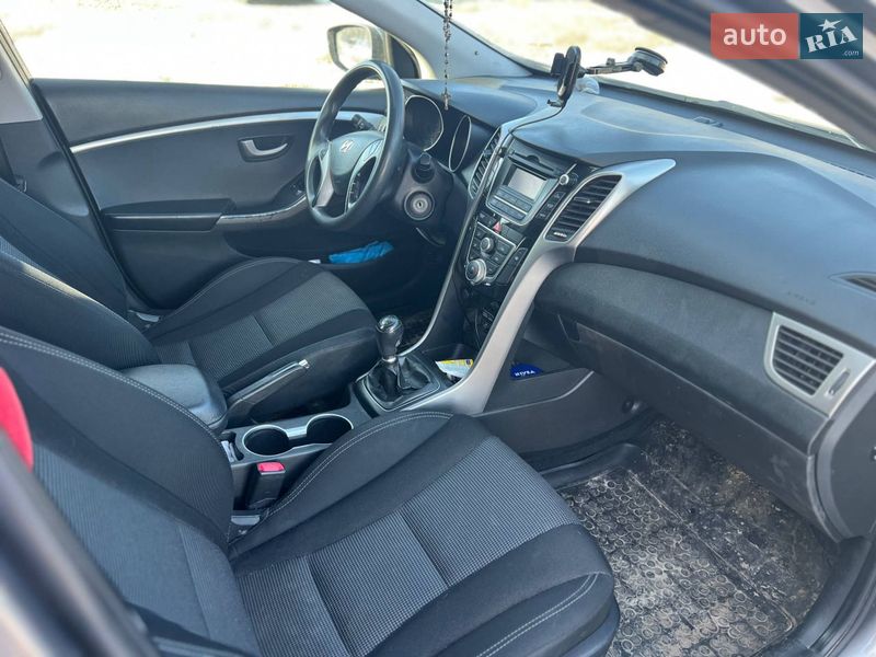 Хэтчбек Hyundai i30 2013 в Львове