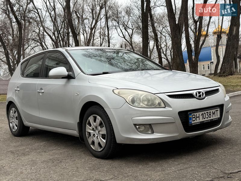 Хэтчбек Hyundai i30 2007 в Каменском